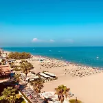 Torremolinos Estudio - Piscina Y Playa- Cercano A Estacion De Tren- Perfecta Ubicacion